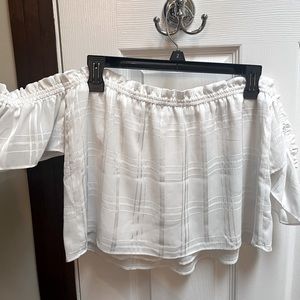 3 FOR$50 / Dynamite White Off Shoulder Crop Top